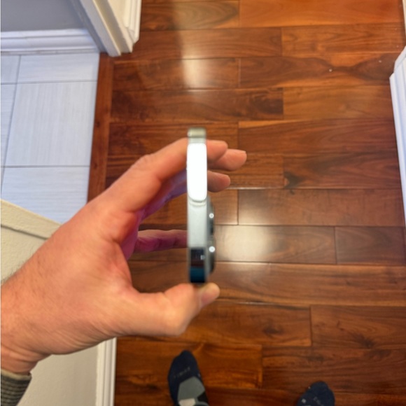 iPhone 13 Pro Unlocked Mint Condition - Picture 8 of 10